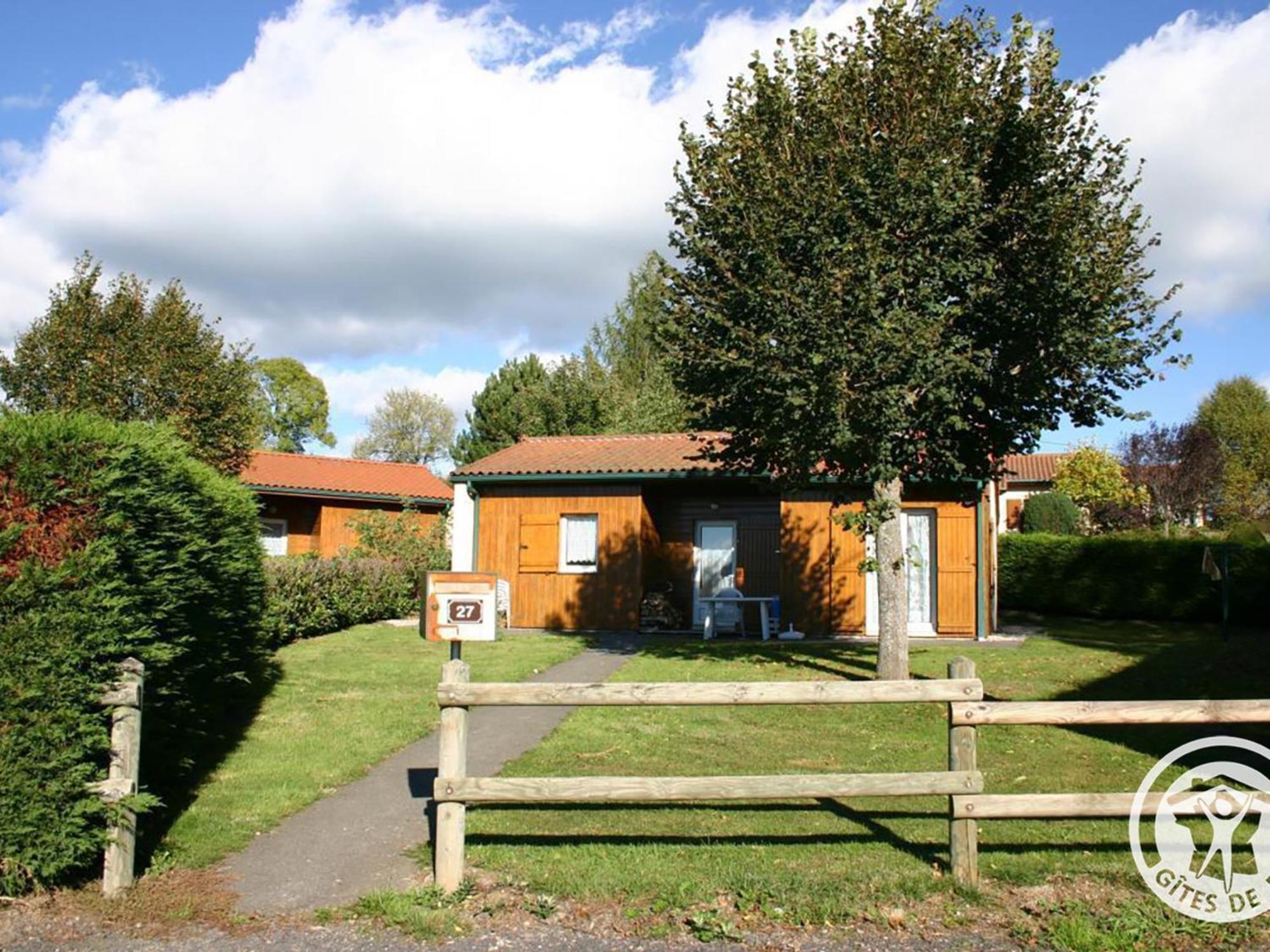 Usson-en-Forez Gite Avec Cheminee, Terrasse Et Wifi - Animaux Acceptes - Fr-1-496-163 מראה חיצוני תמונה